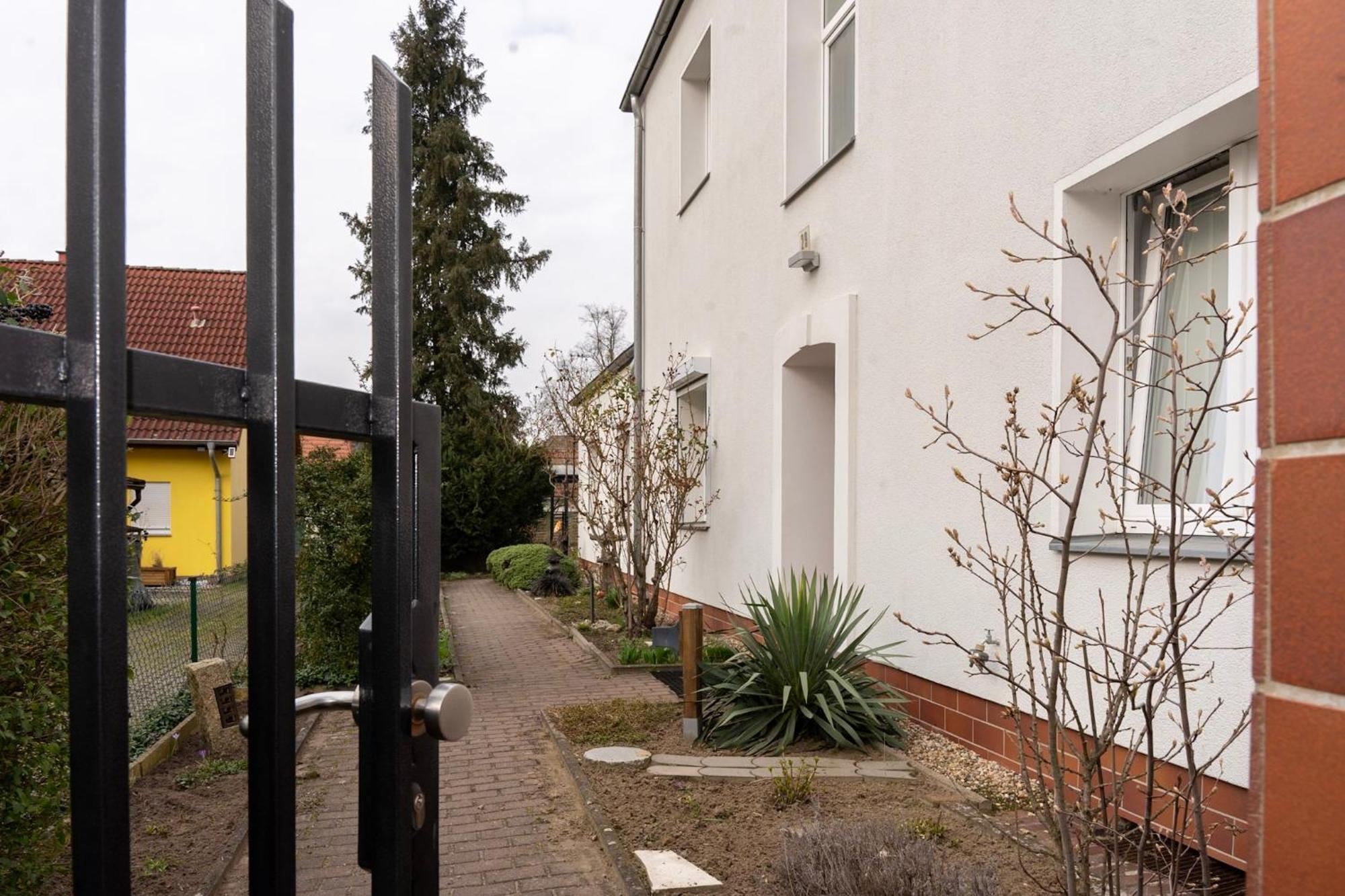 Rosewood - Apartment By Comfort Housing Falkensee Dış mekan fotoğraf